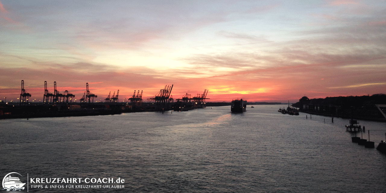 Sonnenuntergang im Hamburger Hafen