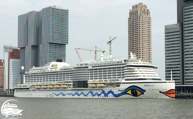 AIDAprima am Kreuzfahrtterminal Rotterdam