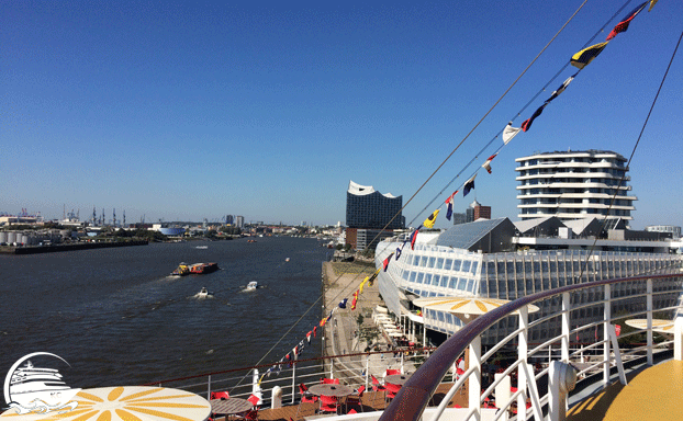 Blick von AIDAsol auf die Elbphilharmonie - Kreuzfahrten ab Deutschland Kreuzfahrten ab Deutschland - Start in Hamburg - Blick von AIDAsol auf die Elbphilharmonie