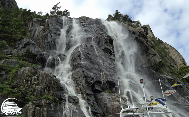 Stavanger auf eigene Faust - Bootsfahrt auf dem Lyseford - Wasserfall