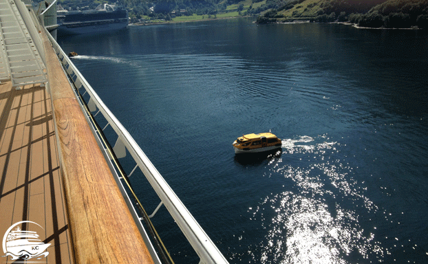 Tenderboot im Geiranger Fjord Seefahrer Lexikon - Tenderboot im Geiranger Fjord
