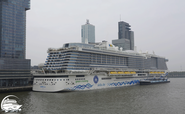 Rotterdam auf eigene Faust - AIDAnova am Anleger