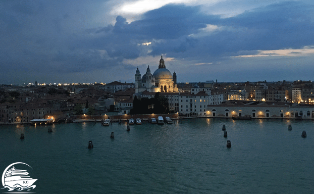 Santa Maria della Salute am Abend Kreuzfahrt 15 - Adria ab Venedig