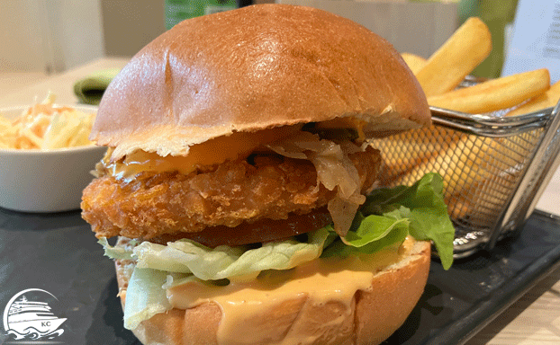 AIDAnova Erfahrungen - Das Essen - Chickenburger im Best Burger @SEA