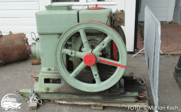 Ausflugstipps Vik - Vor dem Bootsmuseum am Hafen