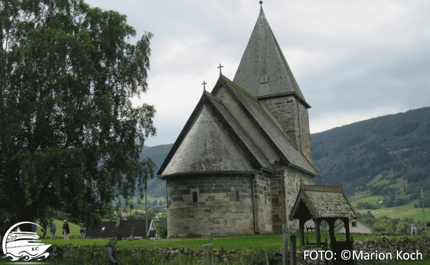 Ausflugstipps Vik - Die Steinkirche von Hove