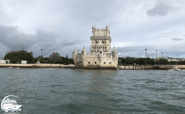 Ausflugstipps Lissabon - Torre de Belém vom Wasser aus