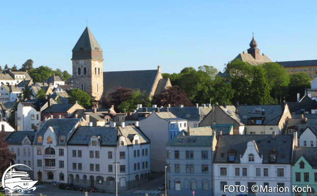 Ausflugstipps Ålesund - Stadtblick vom Schiff