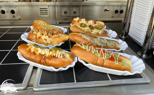 AIDAcosma Restaurants Erfahrungen - BBQ Grill - Hot Dogs