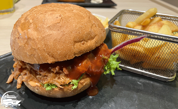AIDAcosma Restaurants Erfahrungen - Best Burger - Pulled Pork Burger