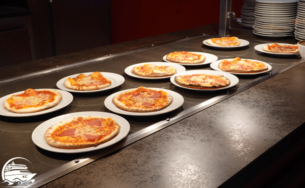 Pizza AIDAcosma Restaurants Erfahrungen - Fuego Familien Restaurant - Pizza