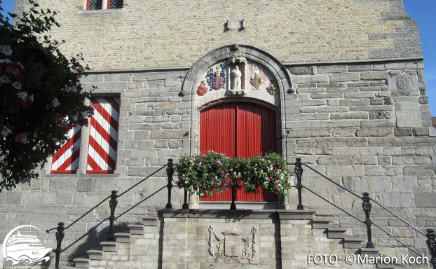 Ausflugstipps Zeebrügge - Sluis - Eingang zum Belfried in Sluis