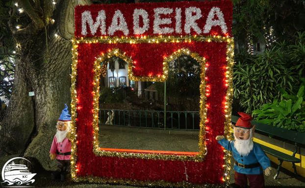 Madeira Sehenswürdigkeiten - Weihnachtsmarkt Funchal - Fotopoint