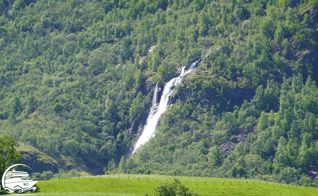 Flåm Sehenswürdigkeiten - Brekkefossen Wasserfall