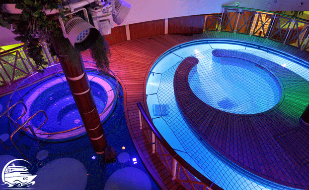 Four Elements auf AIDAnova - Poollandschaft