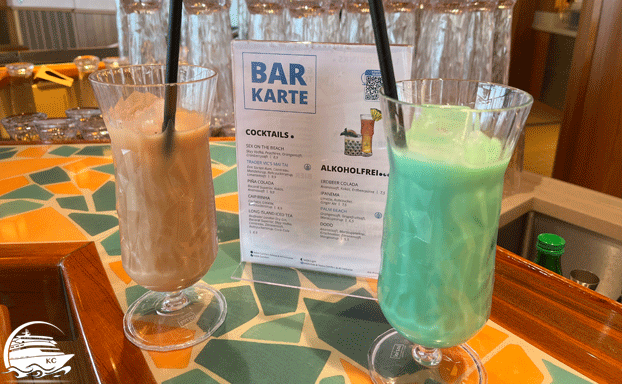 Zwei alkoholfreie Cocktails - Mit dem passenden Getränkepaket inklusive