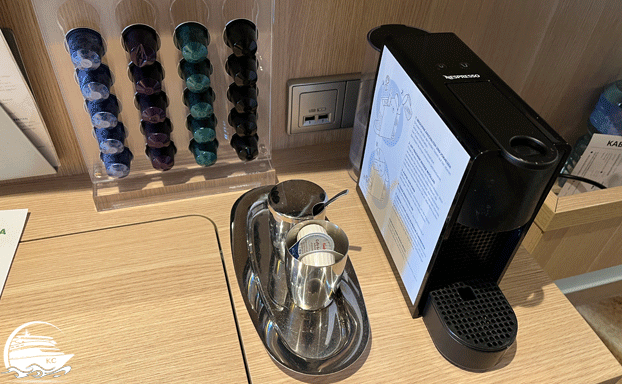 Kaffeemaschine auf der Kabine mit Kapselauswahl AIDA Junior Suite Vorteil - Kaffeemaschine auf der Kabine mit Kapselauswahl
