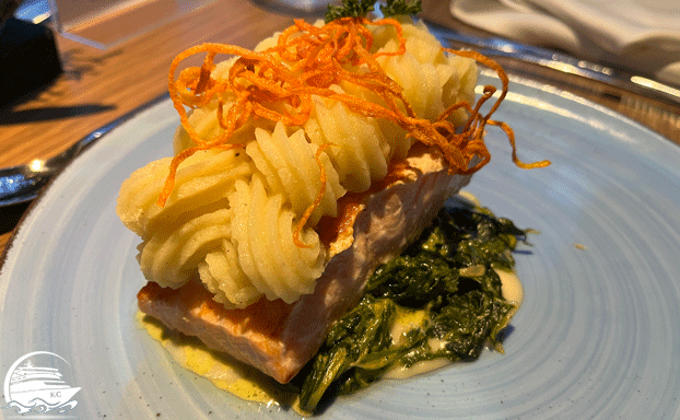 AIDAcosma Restaurants Erfahrungen - Oceans - Lachsfilet