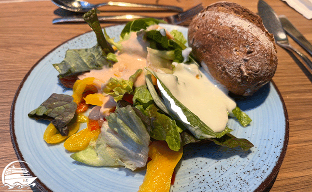 AIDAcosma Restaurants Erfahrungen - Oceans - Salat von Buffet