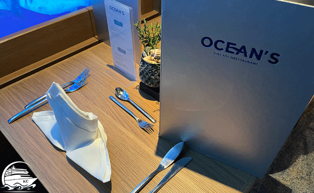 AIDAcosma Restaurants Erfahrungen - Oceans - Eingedeckter Tisch