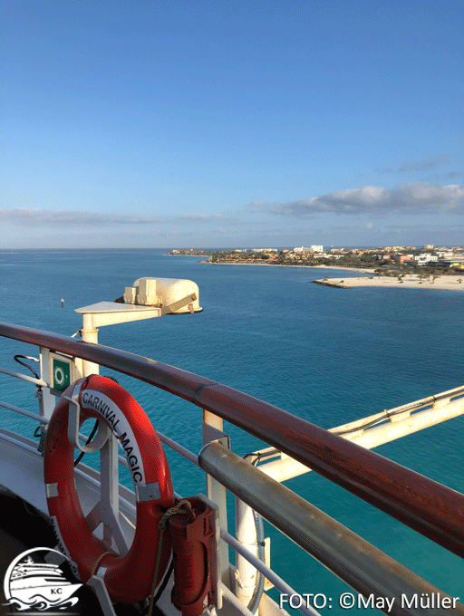 Blick beim Einlaufen nach Aruba