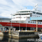 Hurtigruten Schiff Nordnorge im Hafen.