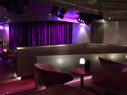Nachtclub Nightfly 7 Blick auf die Bühne im Nachtclub Nightfly auf AIDAprima