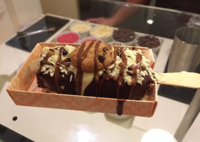 Magnum Eis mit Cookie und weißer Schokolade