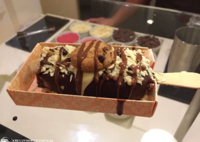 Magnum Eis mit Cookie und weißer Schokolade