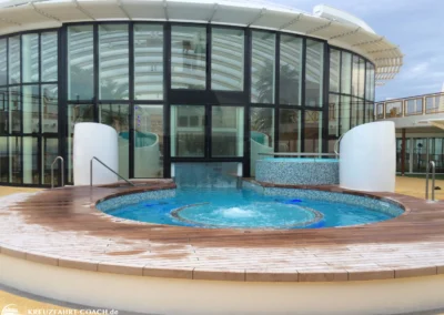 Außenpool auf AIDAprima