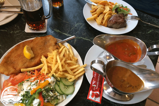 Schnitzel & Ladysteak mit Beilagen und Soßen im Center Park Nordseeküste 2017