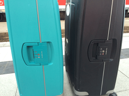 Checkliste Flugreise - Koffer mit TSA Schloss