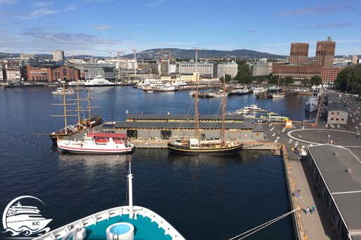 Blick vom Schiff auf den Hafen von Oslo