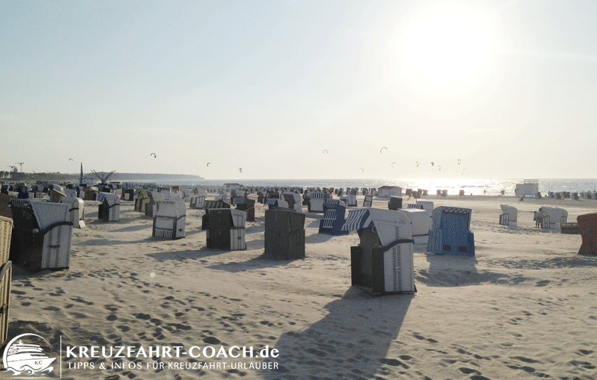 Blick auf den Strand von Warnemünde