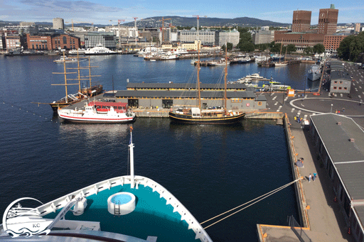 Blick vom Cruiseterminal Oslo Richtung Rathaus