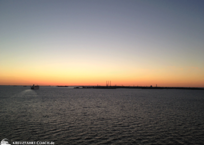 st petersburg auslaufen sonnenuntergang 1500px