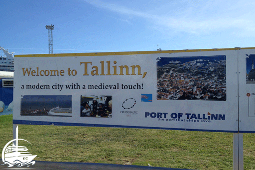 Tallinn auf eigene Faust  - Willkommensschild im Hafen von Tallinn